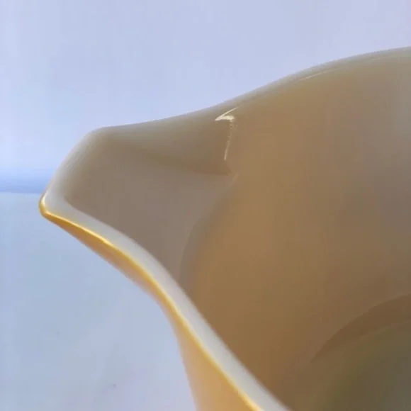 Vintage Pyrex Yellow Butterfly Gold 2.5 Quart # 475-B Casserole Dish - Picture 5 of 8